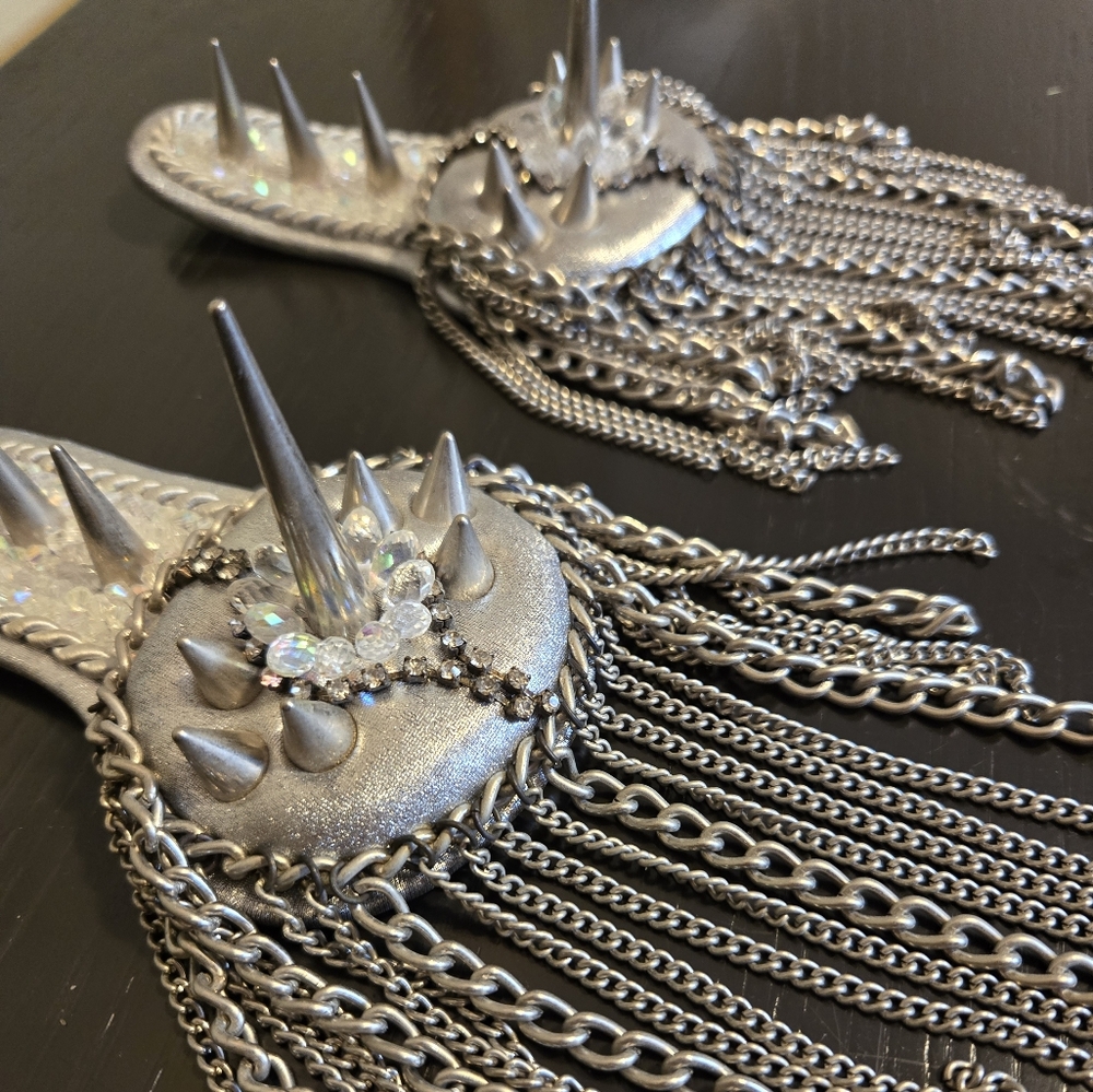 Silver Chain and Spike Shoulder Accesories